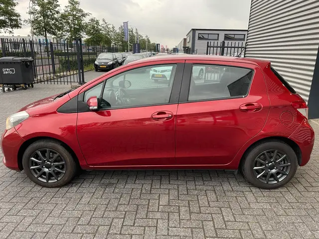 Toyota Yaris 1.3 VVT-i Dynamic|automaat| 2013 Benzine 11