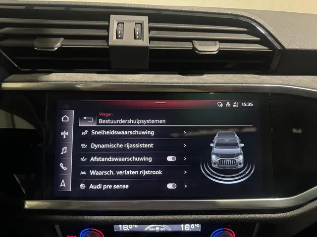 Audi Q3 45 TFSI e S edition 2021 Hybride Benzine 13