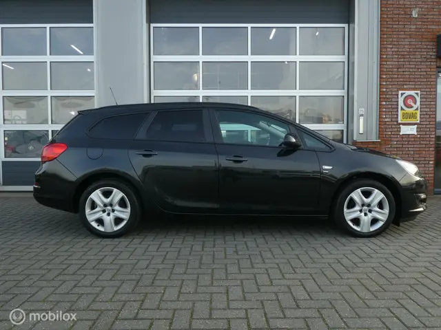 Opel Astra Sports Tourer 1.4 Turbo Sport + 2015 Benzine 6
