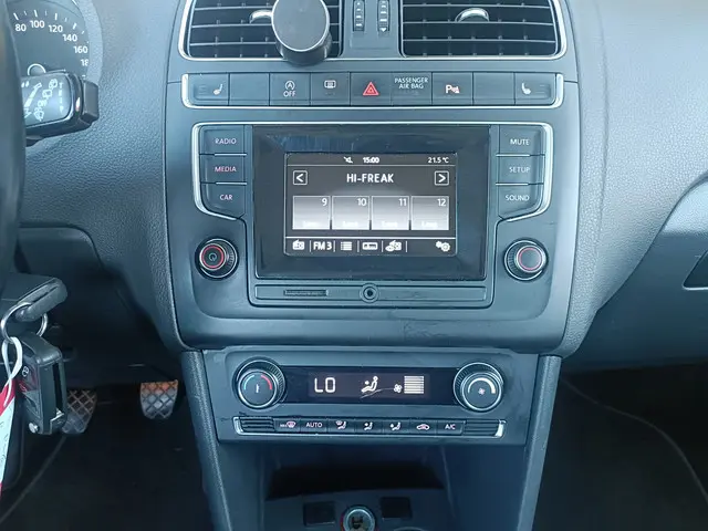 Volkswagen Polo 1.0 First Edition 2014 Benzine 17