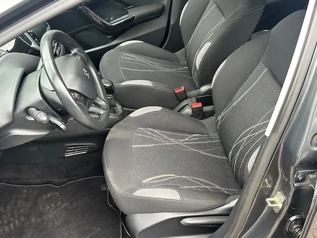 Peugeot 208 1.2 VTi Envy 2014 Benzine 4