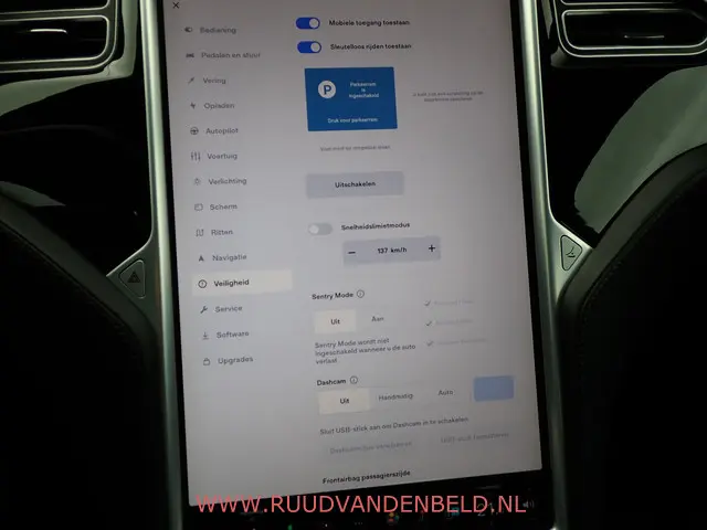 Tesla Model S 75D 2017 Elektrisch 24