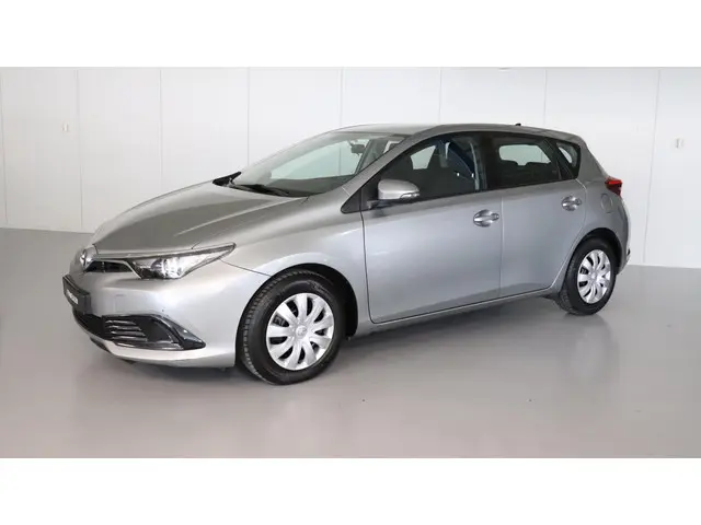 Toyota Auris 2