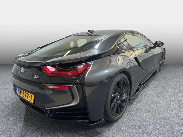 BMW i8 incl BTW Bodykit 2015 Hybride Benzine 7