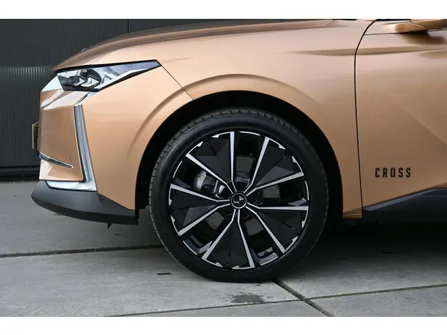 DS DS 4 E-Tense Rivoli Cross 2022 Hybride Benzine 10