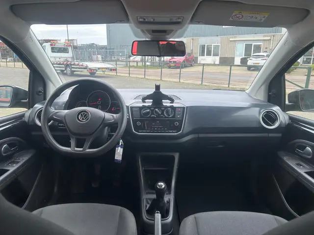 Volkswagen up! 1.0 2021 Benzine 12