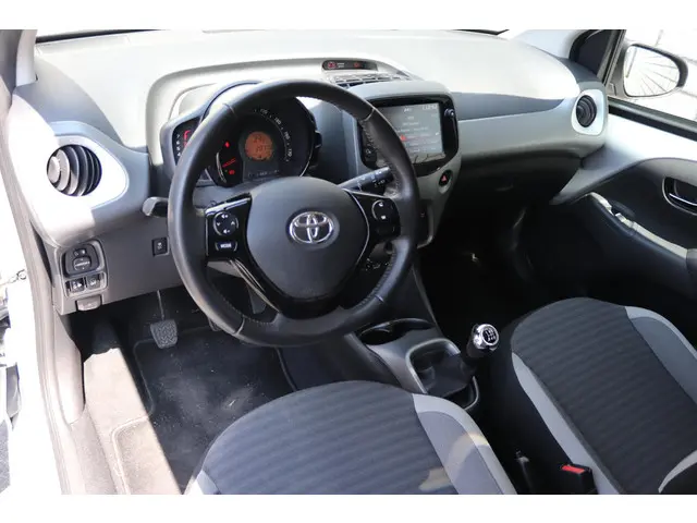 Toyota Aygo 1.0 VVT-i x-joy 2019 Benzine 31