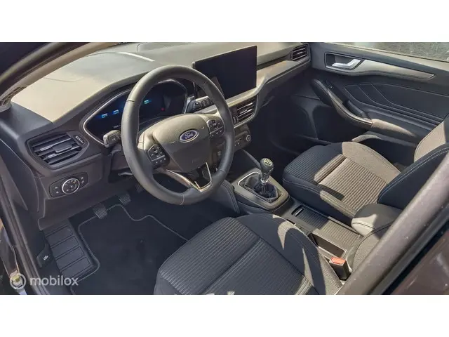 Ford Focus Wagon 1.0 EcoBoost 125pk Titanium 2023 Benzine 4