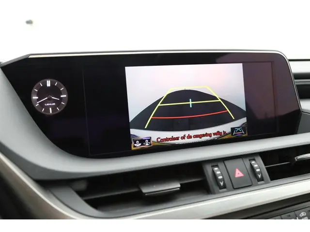 Lexus ES 300h Preference Line 2021 Hybride Benzine 8
