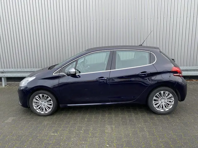 Peugeot 208 1.2 PureTech GT-line 2018 Benzine 9