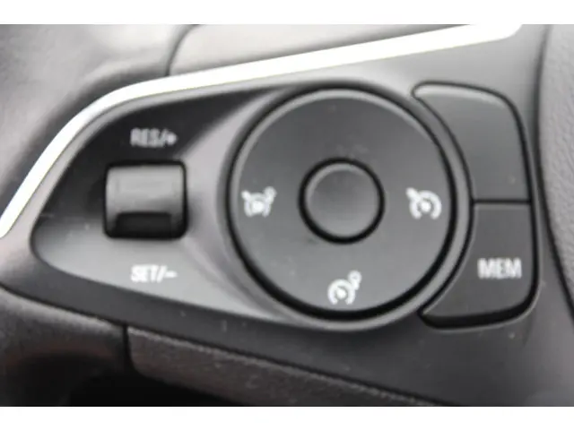 Opel Grandland X 1.2T 130 INNOVATION 2020 Benzine 18