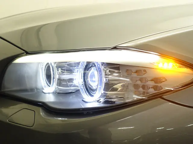 BMW 5 Serie F10 520i High Exe M Sport Aut- 2013 Benzine 24