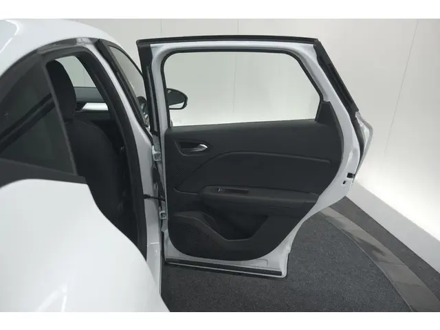 Renault Captur Mild Hybrid 160 Evolution 2024 Benzine 62