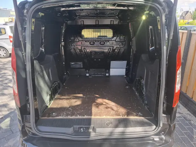 Ford Transit Connect 1.0 Ecoboost L1 Trend 2015 Benzine 9