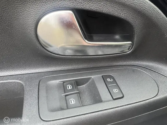 Volkswagen up! 1.0 move up! BlueMotion 2015 Benzine 17