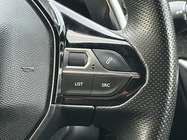 Peugeot 3008 1.6 e-THP GT Line 2018 Benzine 27