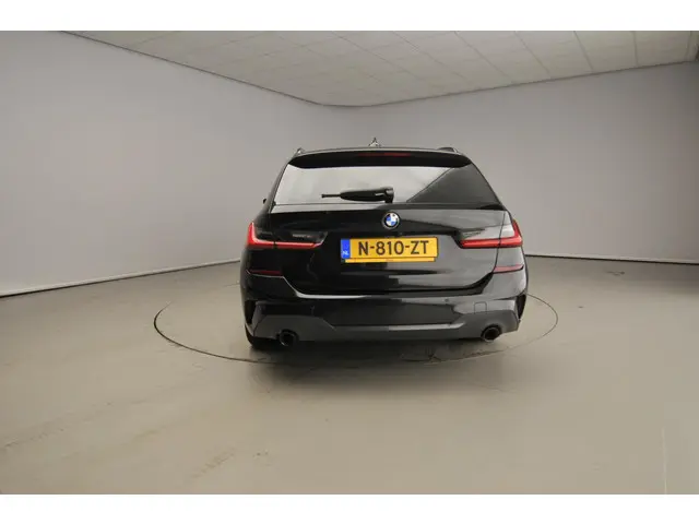 BMW 3 Serie Touring 318i 2022 Benzine 3