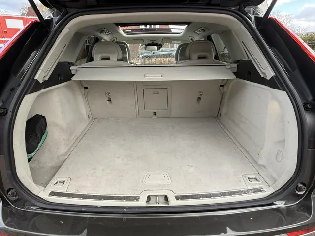 Volvo XC60 2.0 T5 Luxury-line 2018 Benzine 16