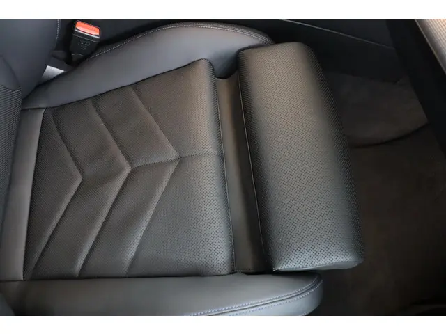 BMW 5 Serie Touring 520i 2025 Benzine 37