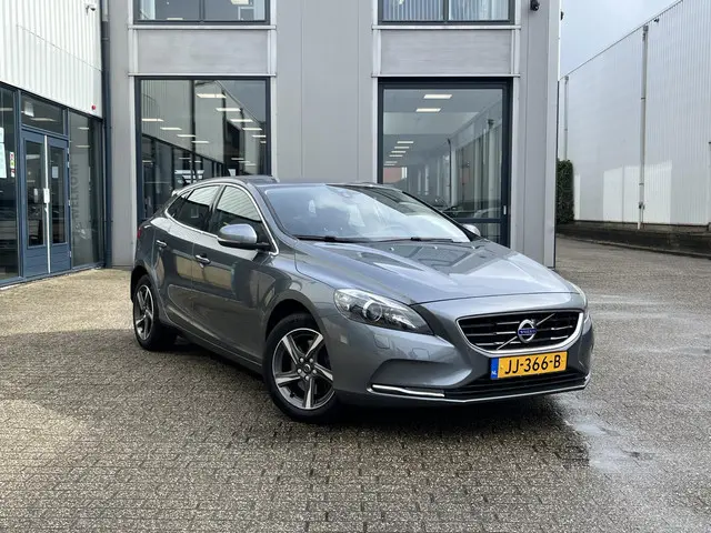 Volvo V40 2.0 T3 Momentum 2016 Benzine 33