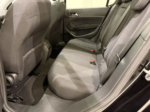 Peugeot 308 HB 1.2 Blue Lease Exe. Pano 2016 Benzine 33