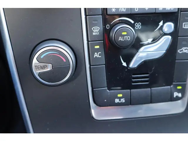 Volvo S60 1.6 T4 Momentum 2013 Benzine 26