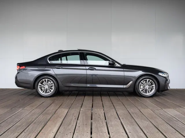 BMW 5 Serie Sedan 530e xDrive 2021 Hybride Benzine 4