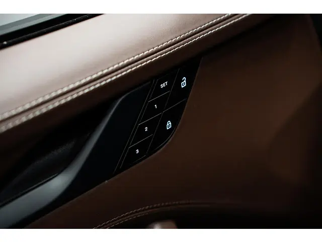 Porsche 911 Cabrio 3.0 Carrera GTS 2022 Benzine 16