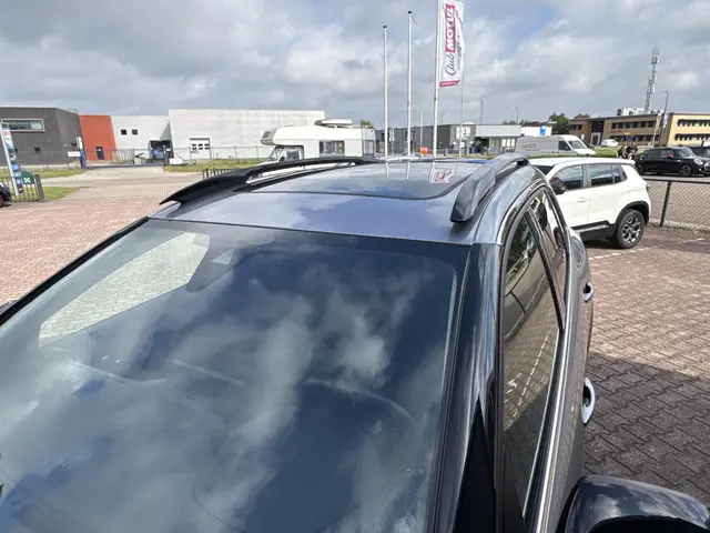 Citroën C5 Aircross 1.2 PureTech Shine 2023 Benzine 25