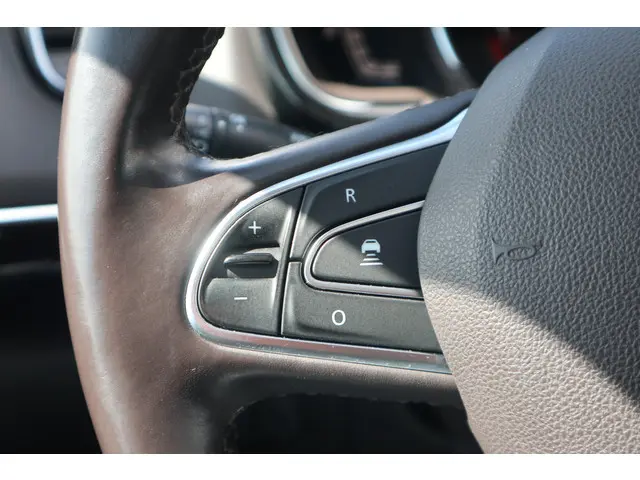 Renault Espace 1.8 TCe Limousin 7p. 2018 Benzine 35
