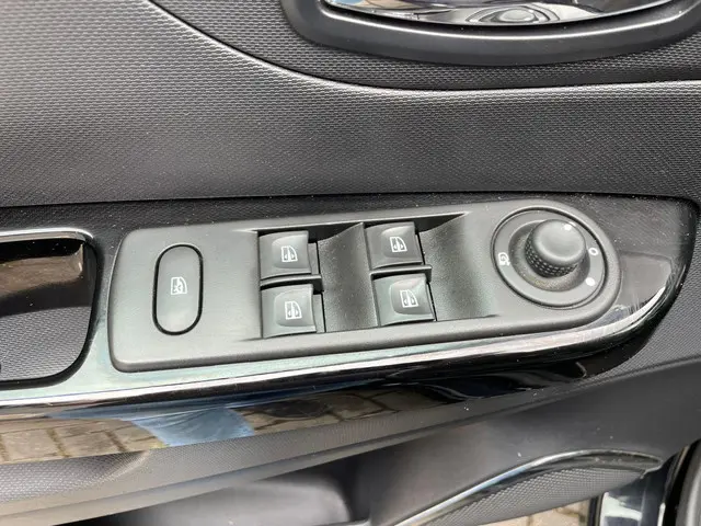 Renault Captur 0.9 TCe Dynamique 2014 Benzine 12