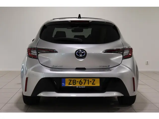 Toyota Corolla 1.8 Hybrid Executive, 2019 Hybride Benzine 4