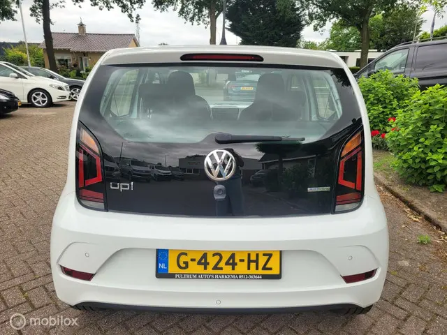 Volkswagen up! 1.0 BMT high up! clima,lm. 2019 Benzine 4