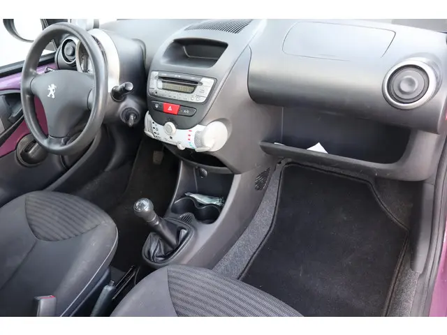 Peugeot 107 1.0 Active 2012 Benzine 9