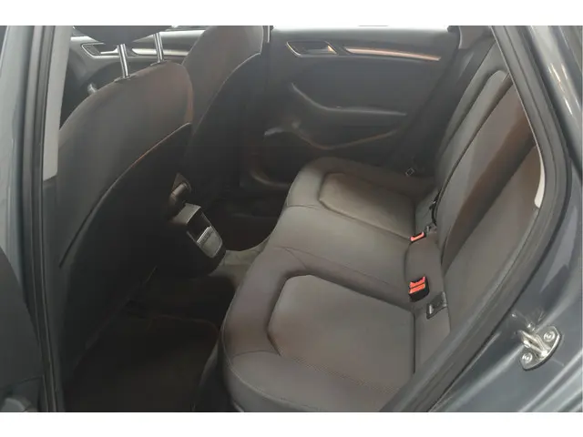 Audi A3 Limousine 1.5 TFSI CoD 2017 Benzine 8