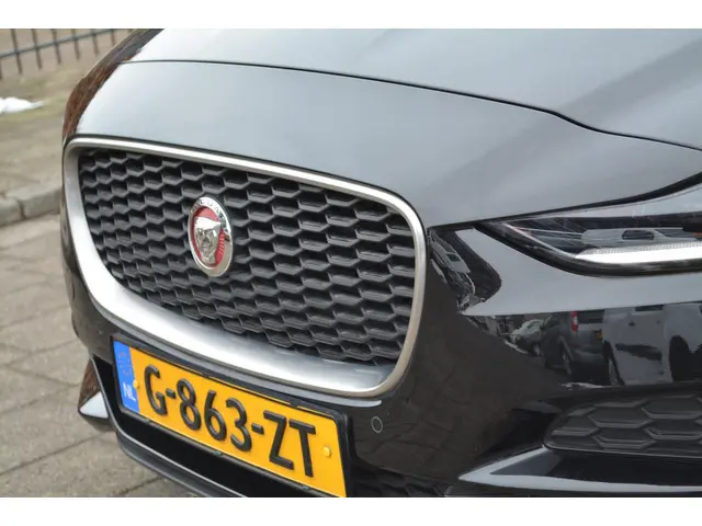 Jaguar XE 2.0 P250 SE 2020 Benzine 33