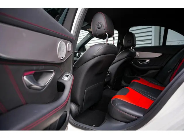 Mercedes-Benz C-Klasse AMG 63 2015 Benzine 10