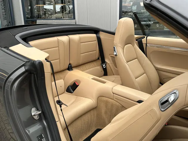 Porsche 911 Cabrio 3.4 Carrera 4 2013 Benzine 21