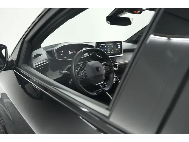 Peugeot 208 PureTech 100 GT 2024 Benzine 2