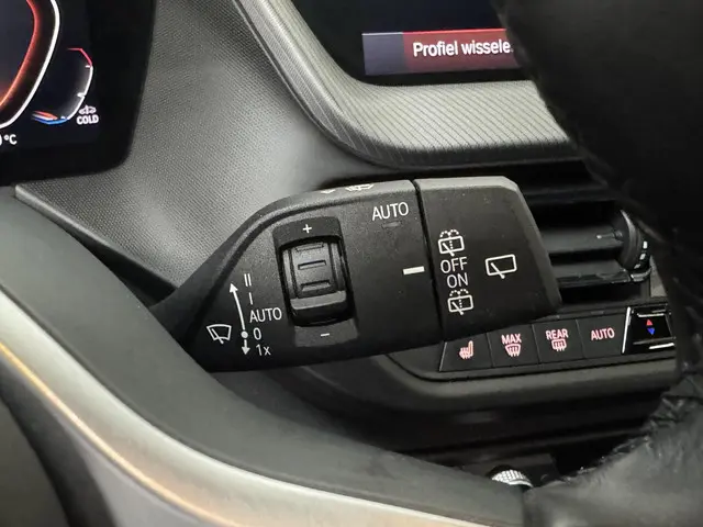 BMW 1 Serie 118i High Executive 2020 Benzine 18