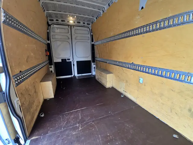 Peugeot Boxer 435 2.2 BlueHDi L4 H3 2021 Diesel 28