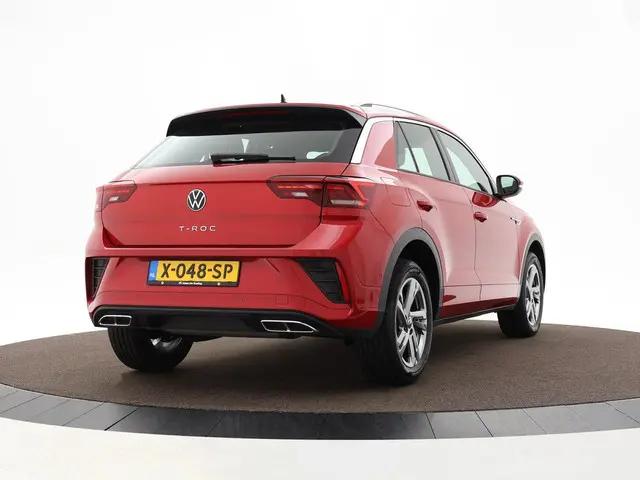 Volkswagen T-Roc 1.5 Tsi 150pk DSG R-Line 2024 Benzine 2