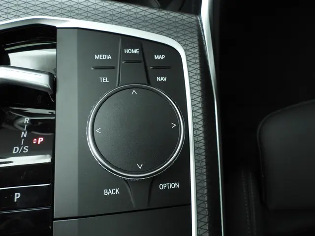 BMW 3 Serie Touring 330e 2025 Hybride Benzine 53