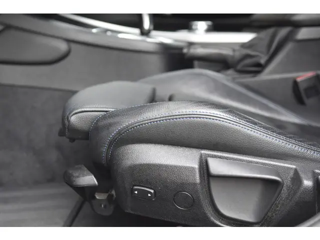 BMW 1 Serie 118i Executive 2018 Benzine 14