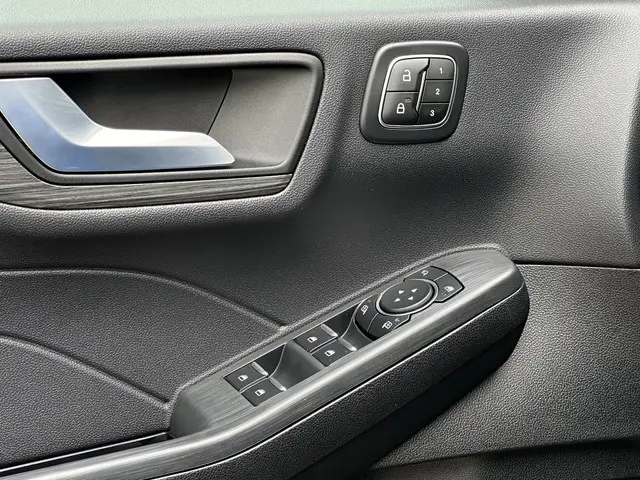 Ford Kuga 2.5 PHEV Active X 2024 Hybride Benzine 14