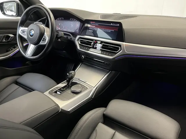 BMW 3 Serie 320i High Executive 2021 Benzine 19