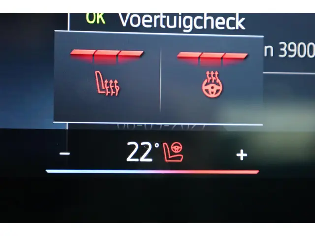 BMW 1 Serie 120 2024 Benzine 18