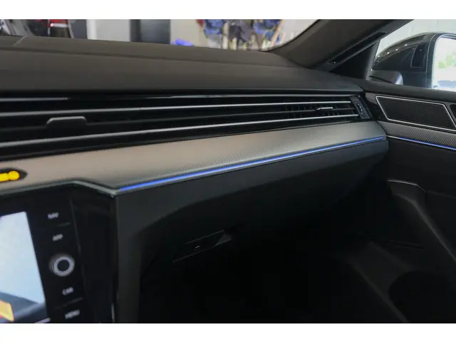 Volkswagen Arteon 1.5 TSI R-line 150pk 2018 Benzine 21