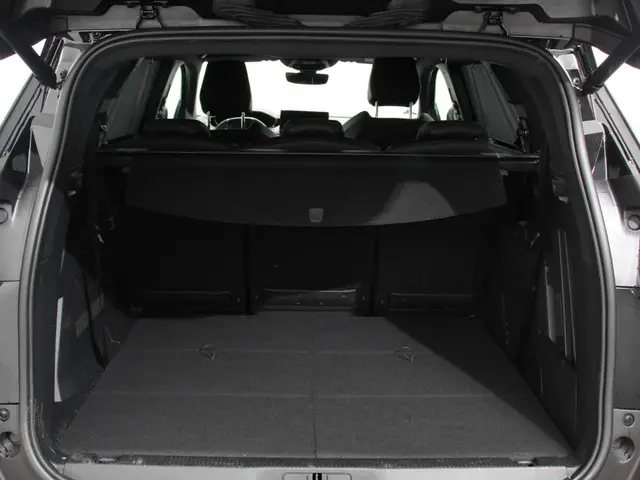 Peugeot 5008 1.2 PureTech GT Black Pack 2024 Benzine 33