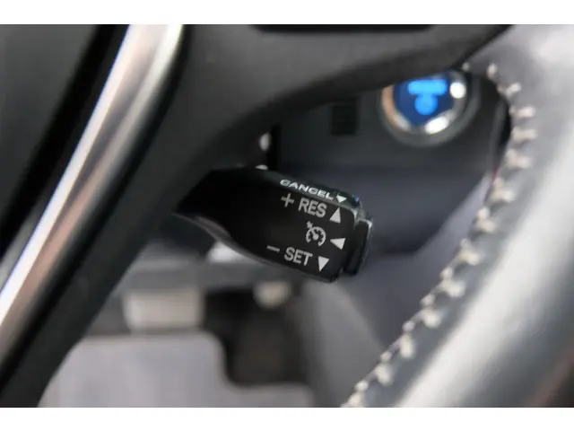 Toyota Auris 1.8 Hybrid Energy Plus 2018 Hybride Benzine 18